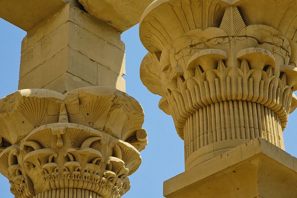  Lotus columns of Trajan’s kiosk. 