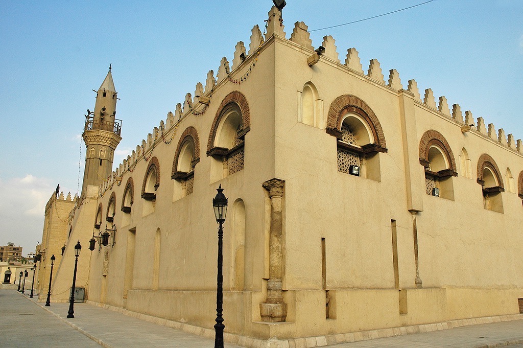  Mosque of Amr ibn al-As, Old Cairo. 