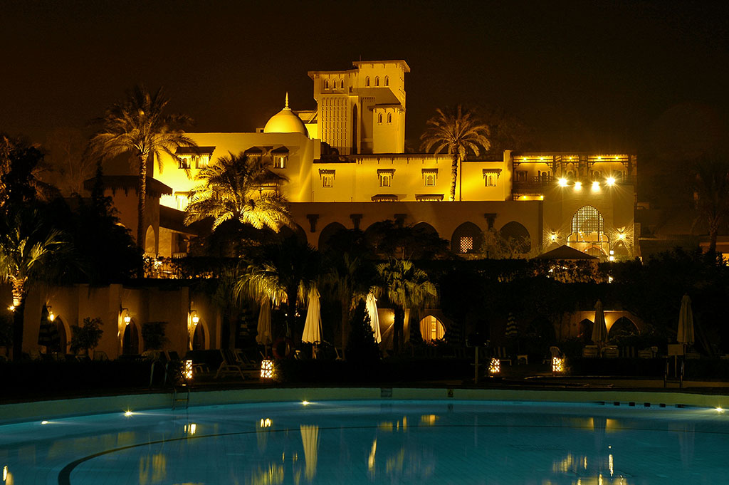  The Oberoi Mena House hotel and pool. 