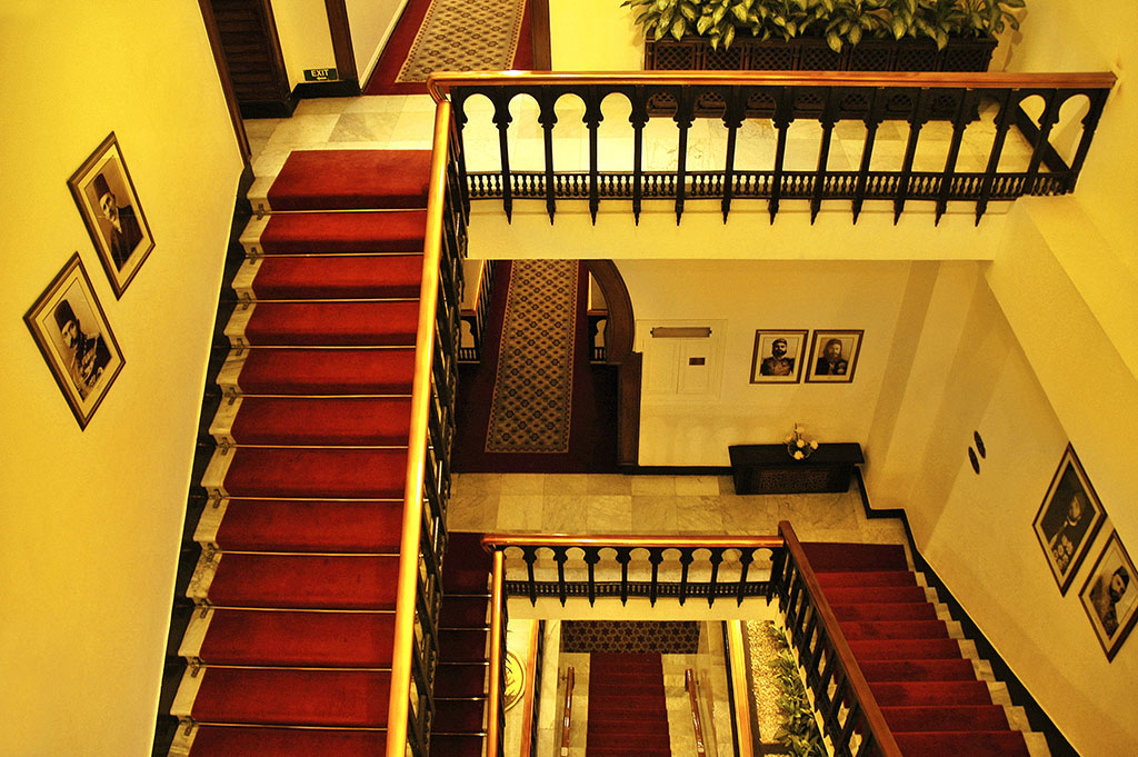  Stylish stairwell inside the Oberoi Mena House. 