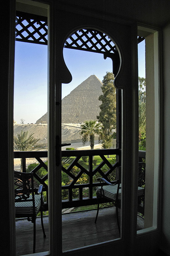  “Pyramid-view” room, Oberoi Mena House. 