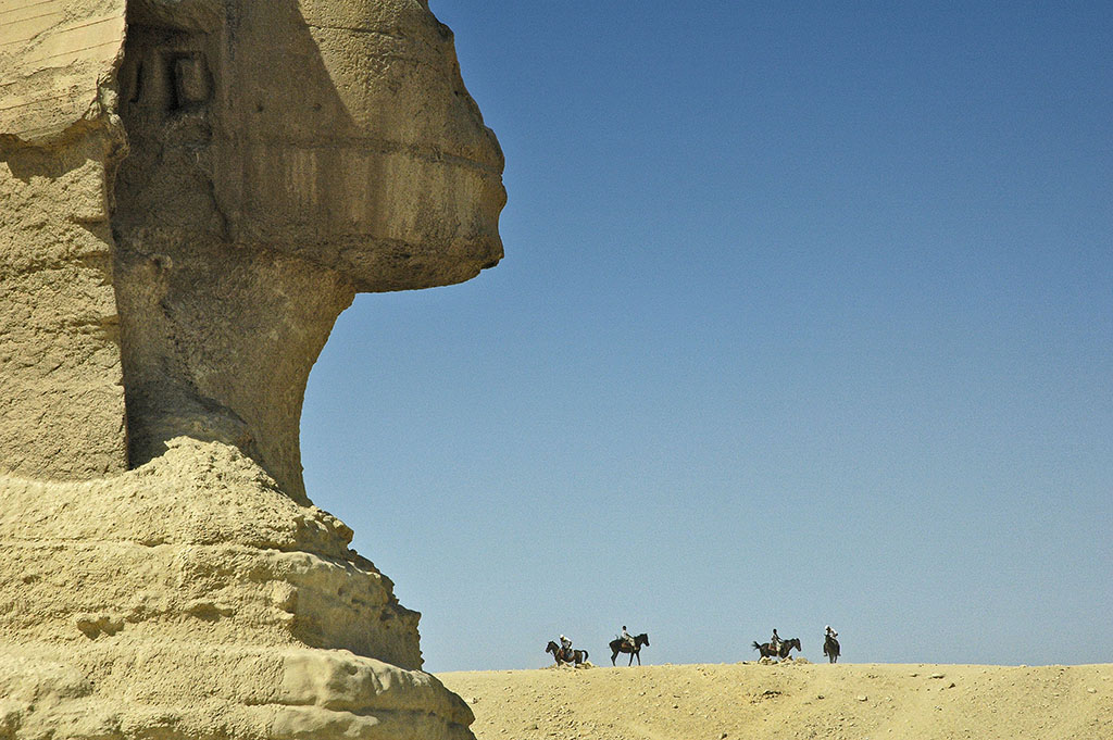  Horse riders on the plateau. 